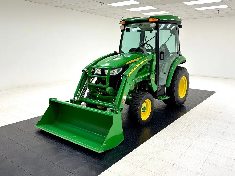 2017 John Deere 3039 R Compact Tractor
